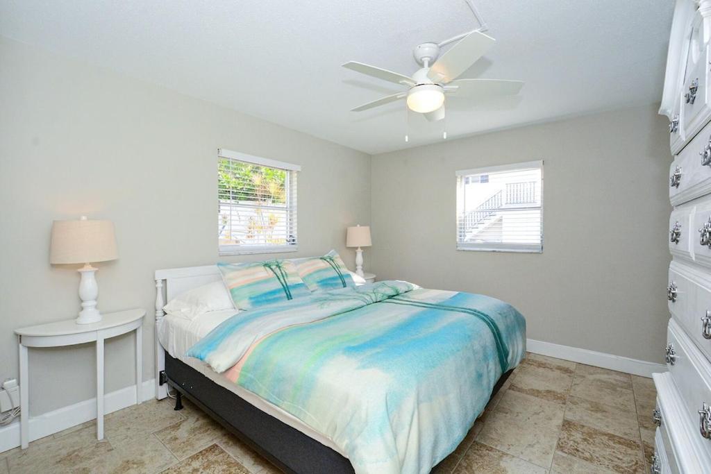 Canal 309 - Right In Siesta Key Village! エクステリア 写真
