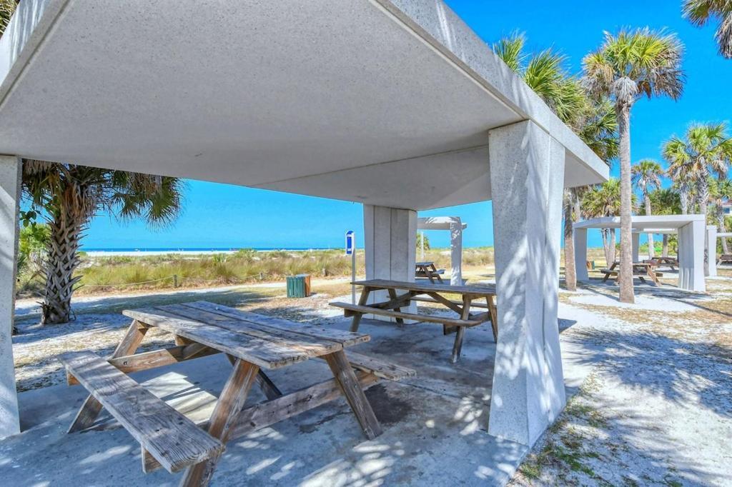 Canal 309 - Right In Siesta Key Village! エクステリア 写真