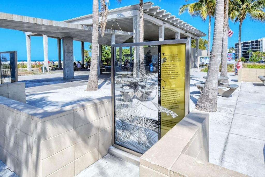 Canal 309 - Right In Siesta Key Village! エクステリア 写真