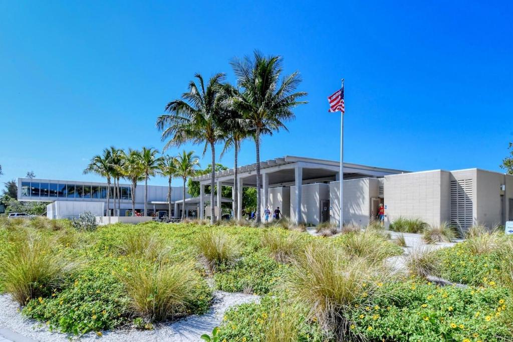 Canal 309 - Right In Siesta Key Village! エクステリア 写真