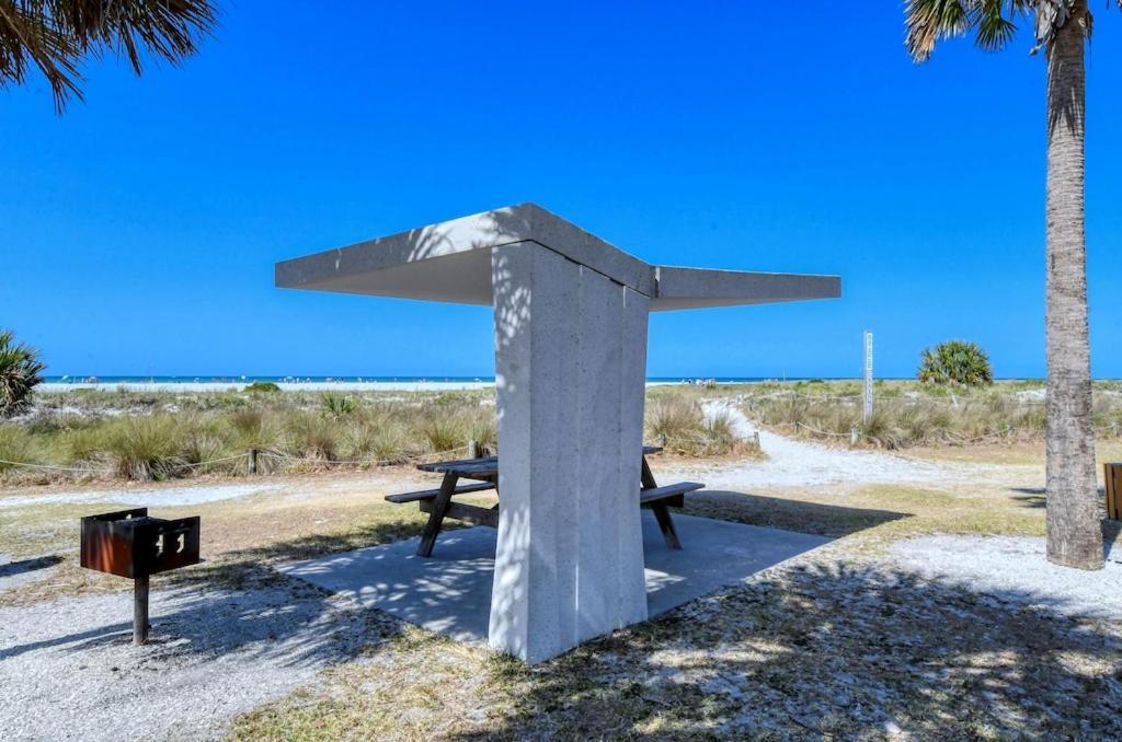 Canal 309 - Right In Siesta Key Village! エクステリア 写真
